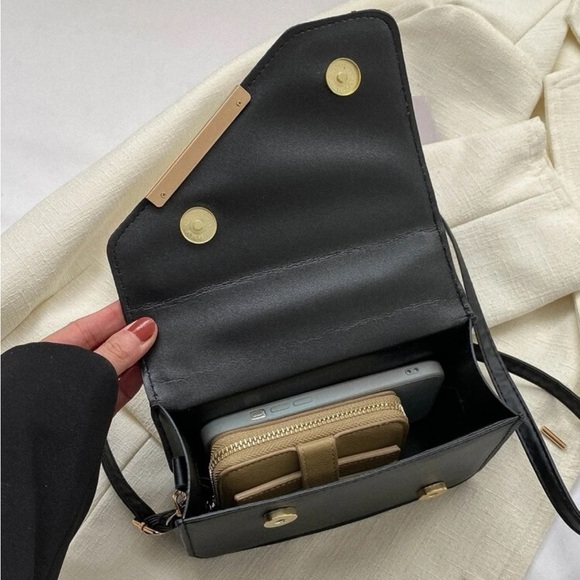 ⚠️Clearance Black Mini Quilted Square Crossbody Bag - Picture 5 of 6